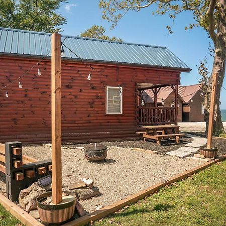 Charming Lakeview Cabin Near Geneva-On-The-Lake! Ashtabula Zewnętrze zdjęcie