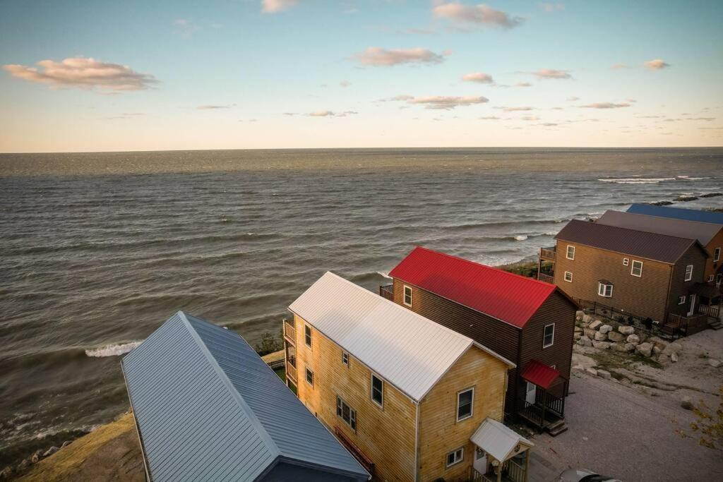 Charming Lakeview Cabin Near Geneva-On-The-Lake! Ashtabula Zewnętrze zdjęcie