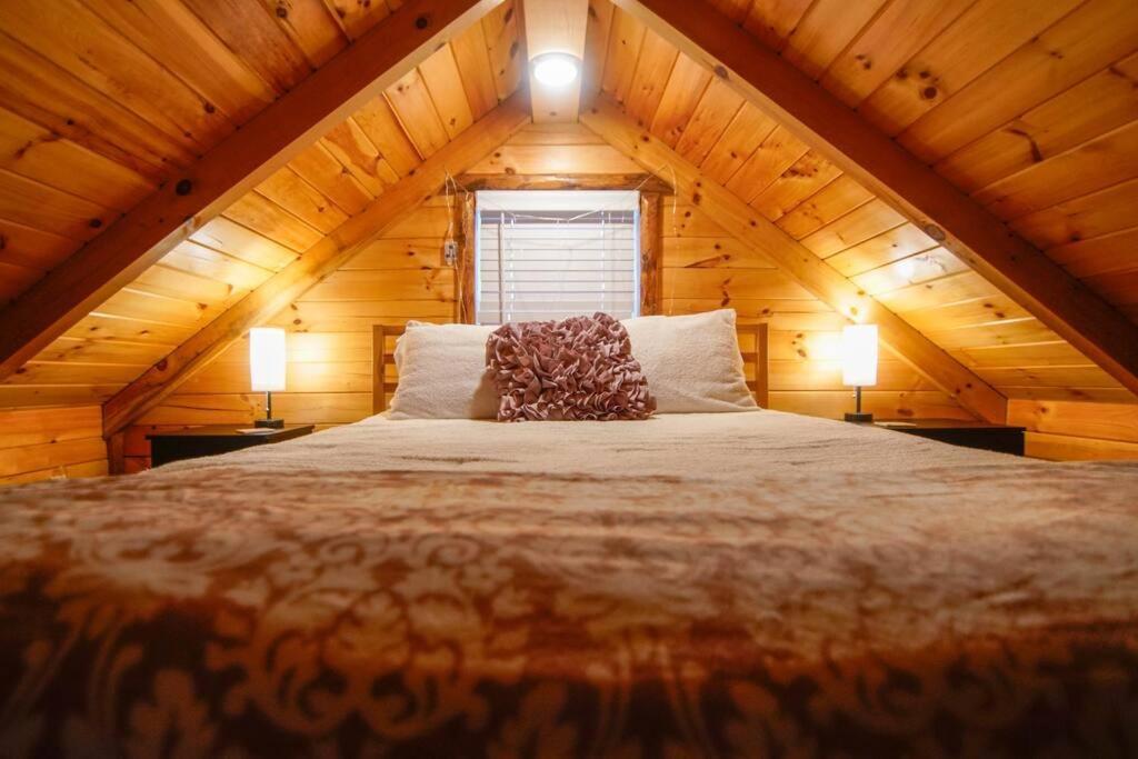Charming Lakeview Cabin Near Geneva-On-The-Lake! Ashtabula Zewnętrze zdjęcie