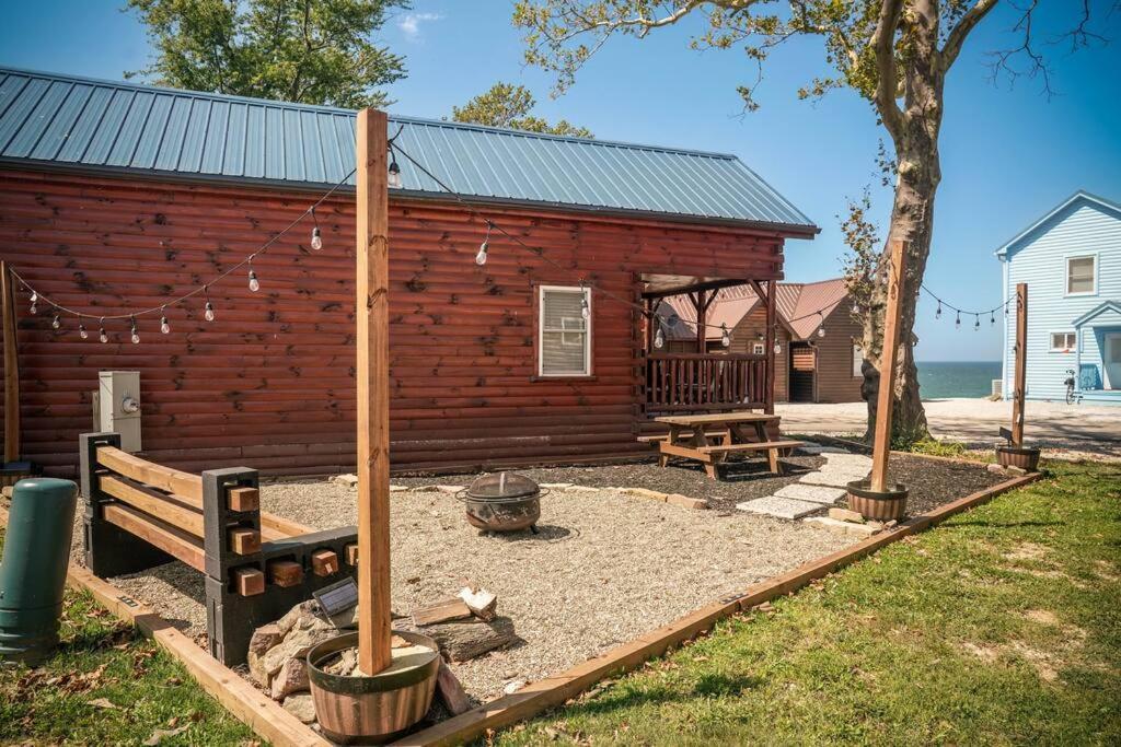 Charming Lakeview Cabin Near Geneva-On-The-Lake! Ashtabula Zewnętrze zdjęcie