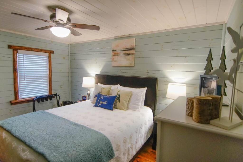 Charming Lakeview Cabin Near Geneva-On-The-Lake! Ashtabula Zewnętrze zdjęcie