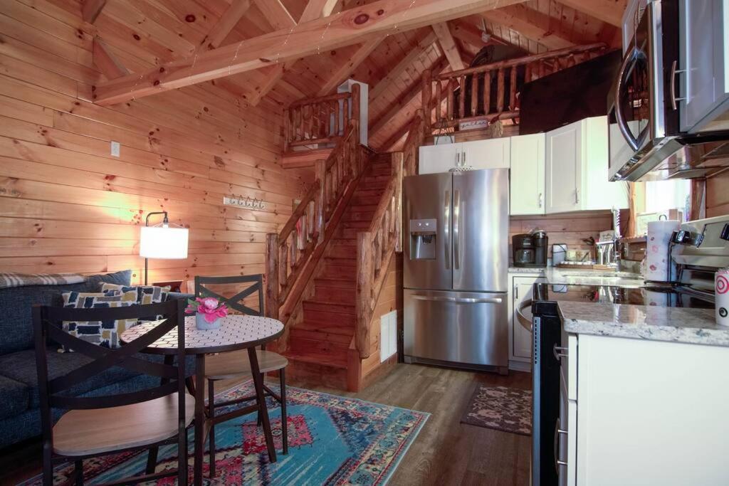 Charming Lakeview Cabin Near Geneva-On-The-Lake! Ashtabula Zewnętrze zdjęcie