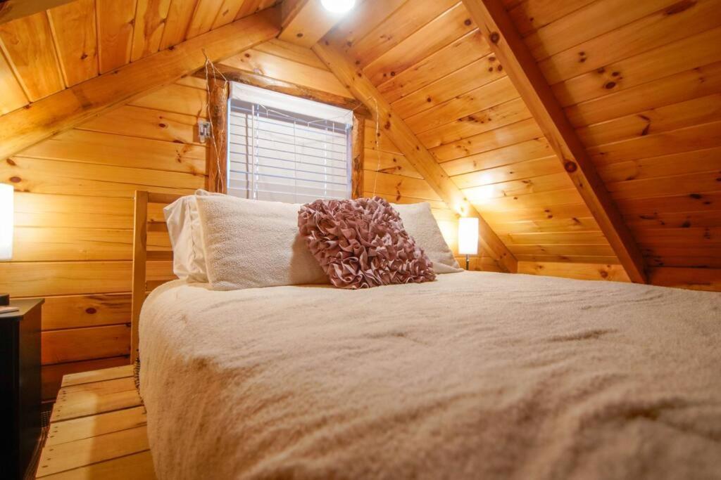 Charming Lakeview Cabin Near Geneva-On-The-Lake! Ashtabula Zewnętrze zdjęcie