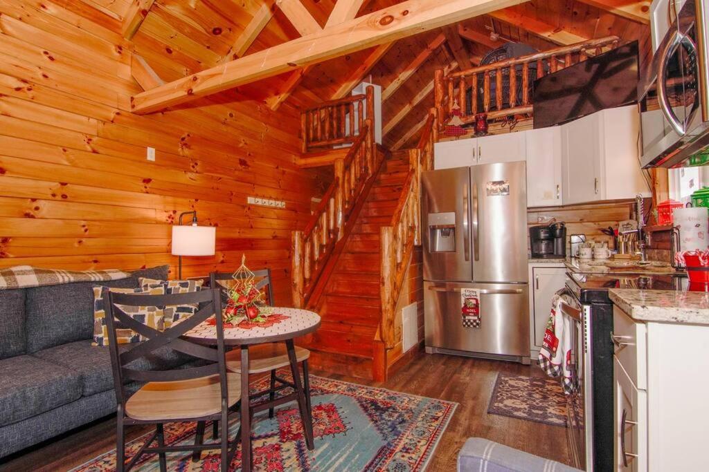 Charming Lakeview Cabin Near Geneva-On-The-Lake! Ashtabula Zewnętrze zdjęcie